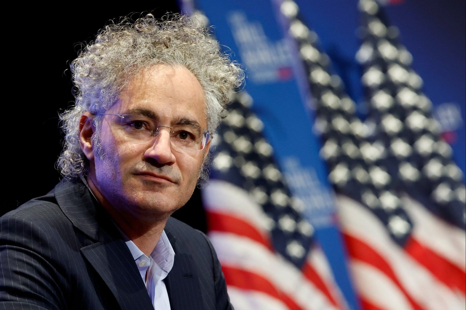 Precision Scientists from AI employees Palantir, engineers | Businessman